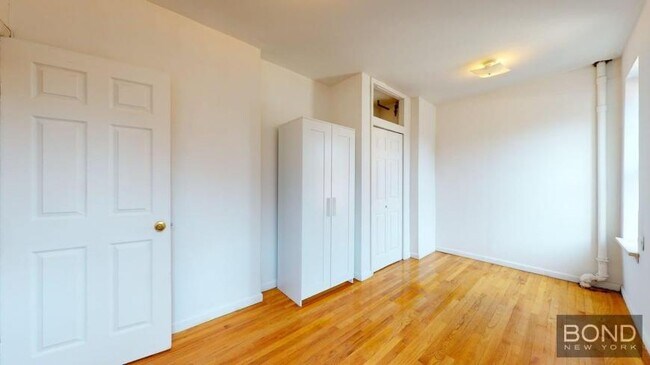 Building Photo - 3 bedroom in Manhattan NY 10003