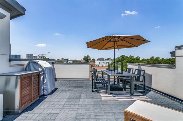 Building Photo - 1925 California Dr