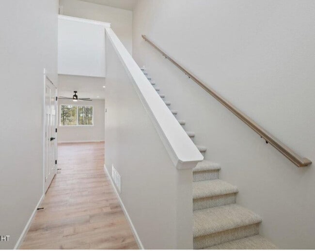 Building Photo - 323 Ashbrook Dr