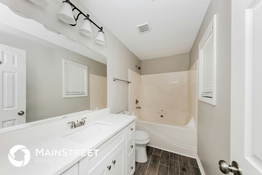 Building Photo - 18 Thorn Thicket Ct