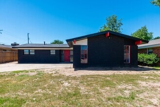 Building Photo - SOLD, lightening fast! 3 bedroom, 2 bath home