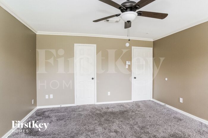 Building Photo - 2430 Pinpoint Dr