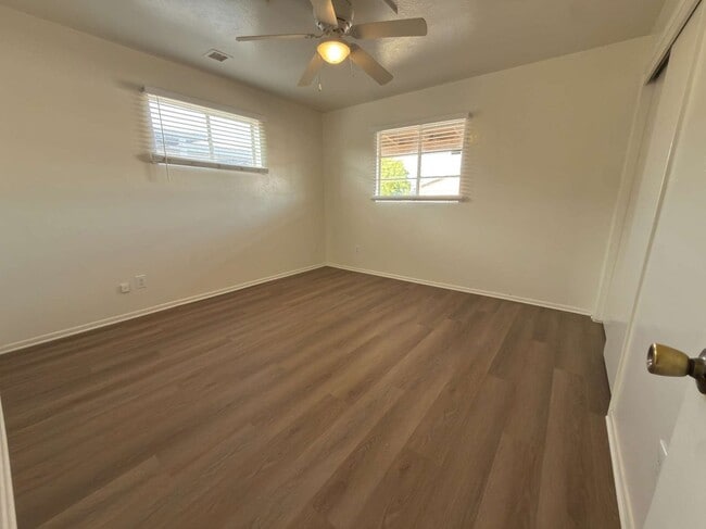 Building Photo - 7010 N 34th Ave