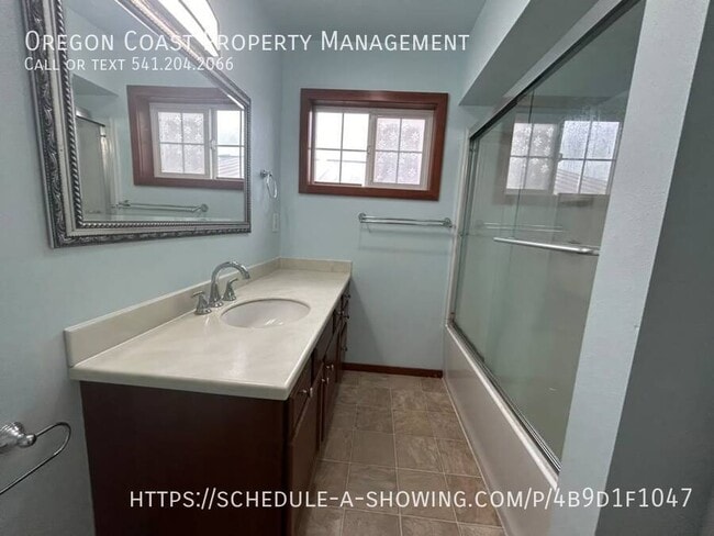 Building Photo - 1410 4th St