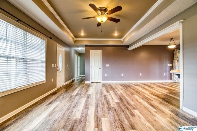 Building Photo - 328 Land Cir