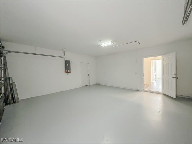 Building Photo - 3303 33rd St SW