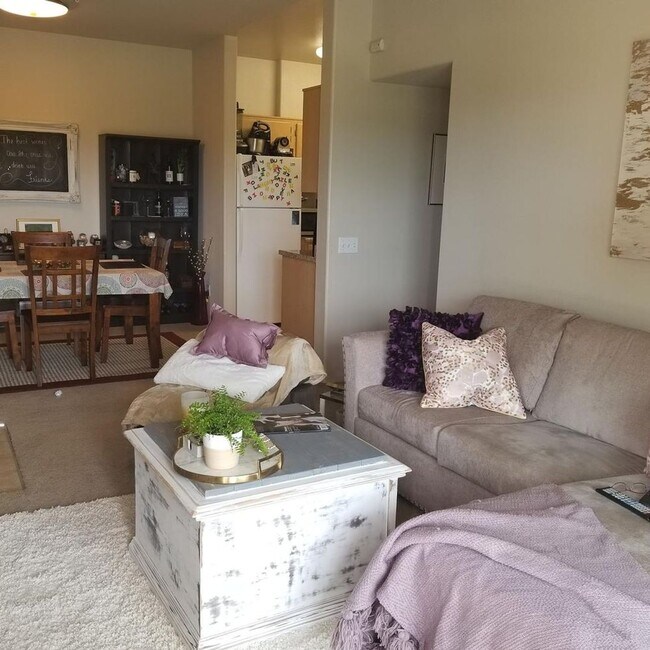 Building Photo - Seabreeze Apartment Homes - www.seabreezeapartmentslompoc.com