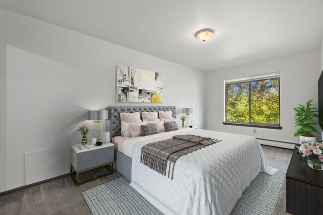 Building Photo - Large, updated, two bedroom available Febr...