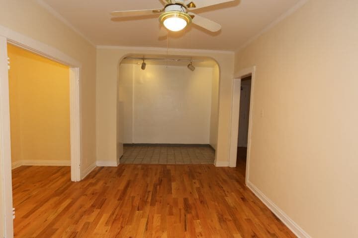 Building Photo - 457 W Melrose