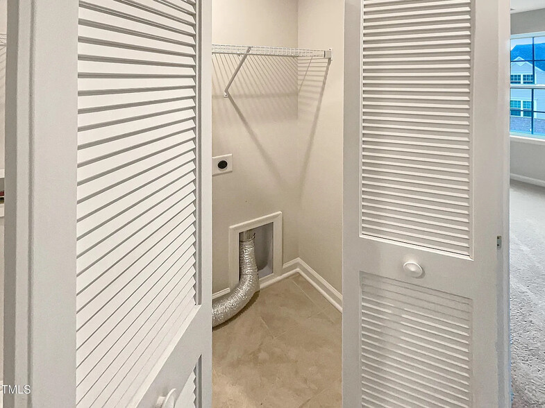 Building Photo - Room in Townhome on Journey Pl