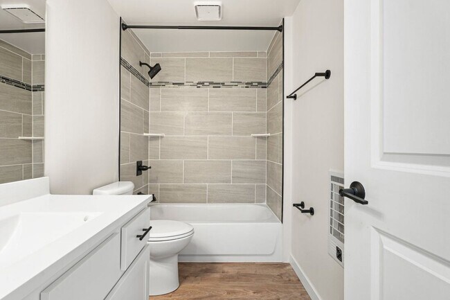 Building Photo - 1314 N Gammon Rd