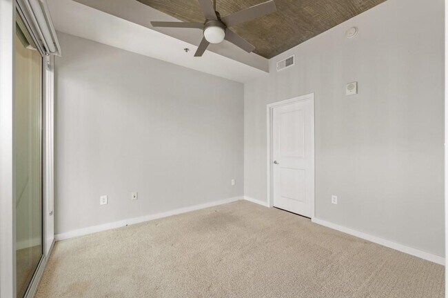 Building Photo - 250 Pharr Rd NE
