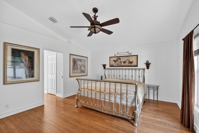 Building Photo - 2725 Pointe Cir