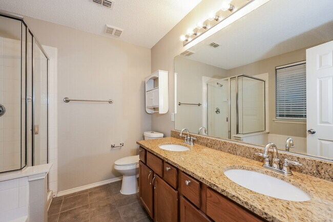 Building Photo - 430 Creekwood Ct