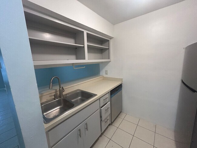 Building Photo - 1228 SE 24th Ave