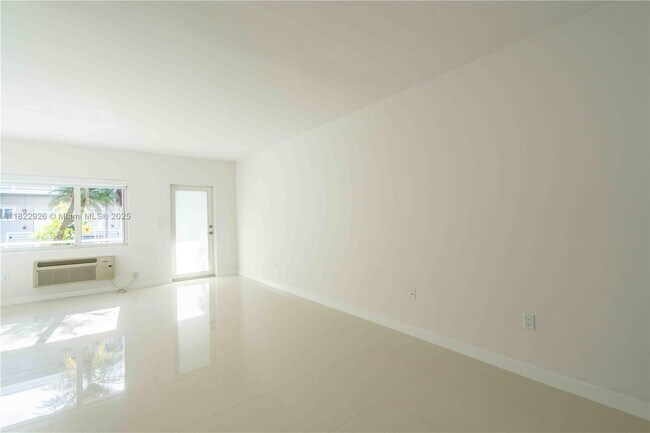 Building Photo - 1185 98th St