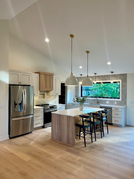 Building Photo - 7277 Yellowstone Dr