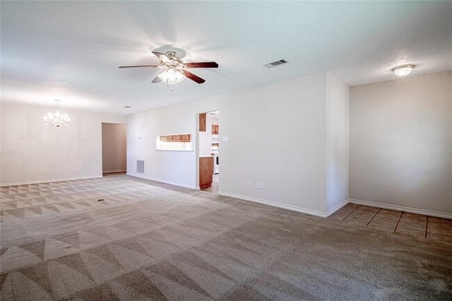 Building Photo - 203 Pine Valley