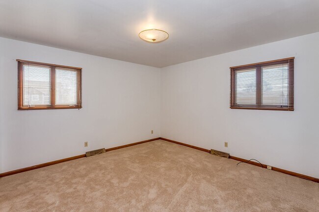 Building Photo - 4339 S Meridian Ave