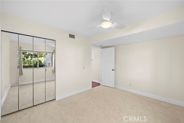 Building Photo - 31654 W Nine Dr