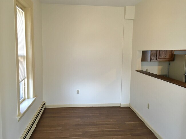 Building Photo - 124 Orange St