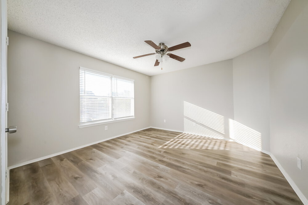 Building Photo - 2843 Red Oak Dr