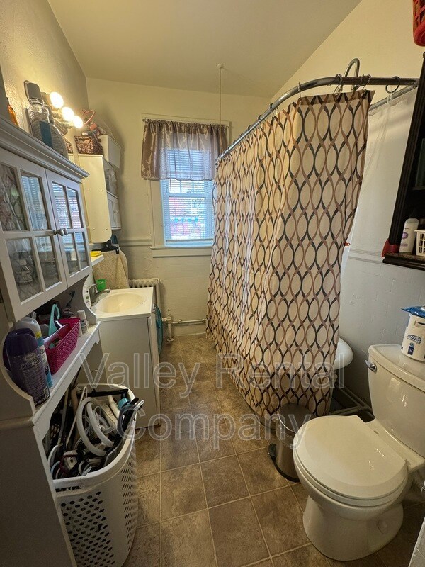 Building Photo - 329 Beech St