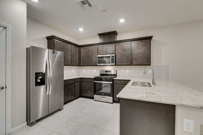 Building Photo - Bright & Spacious 3-Bedroom Home in Inspirada