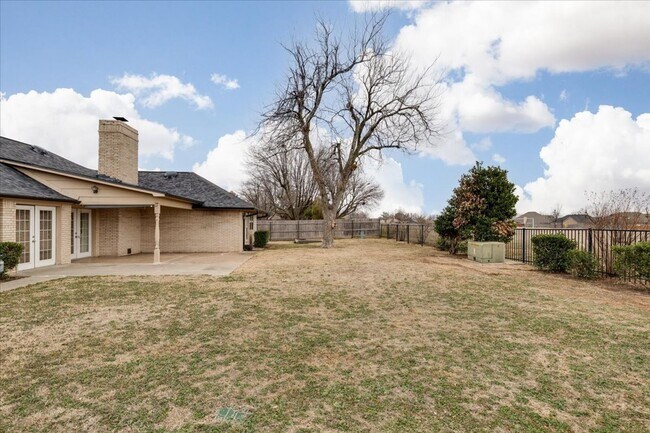 Building Photo - 7522 NW Stonegate- COMING SOON!