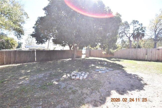 Building Photo - 818 Gray St S