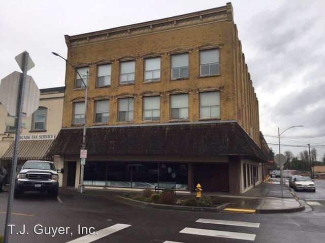 Primary Photo - 369 NW Chehalis Ave