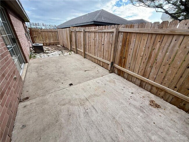 Building Photo - 9 N 8th St