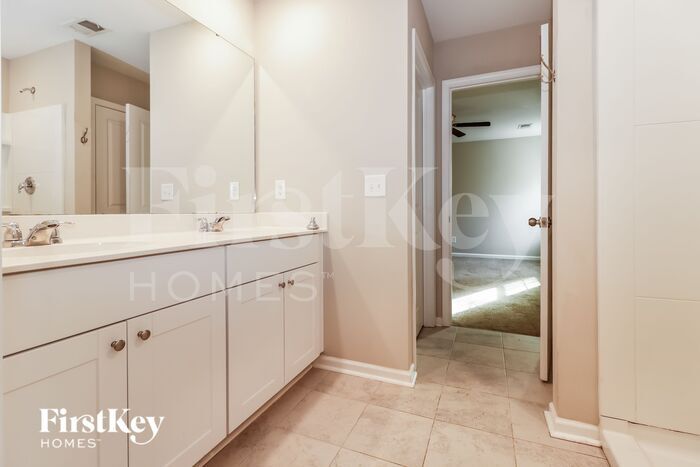 Building Photo - 569 Merrywood Dr