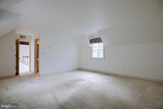 Building Photo - 1886 Conard Rd