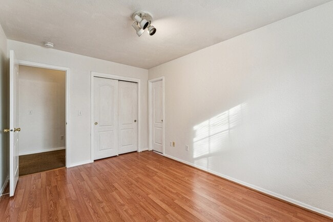 Building Photo - 13402 W Persimmon St