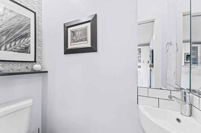 Building Photo - 76 Condict St