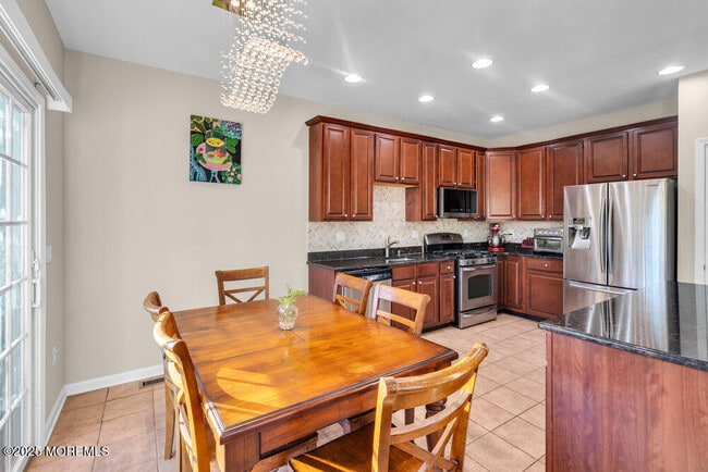 Building Photo - 40 Demarest Dr