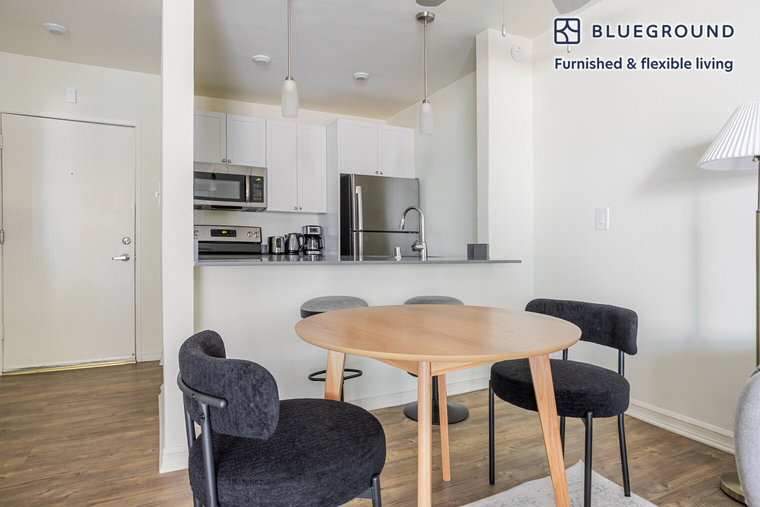 Building Photo - 350 E Del Mar Blvd