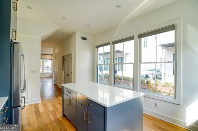Building Photo - 157 Ravenhurst Ln