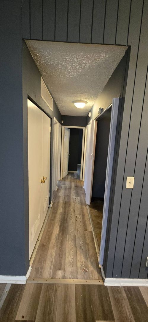 Building Photo - Charming 3-Bedroom Property in Prime Location ( SECTION 8 VOUCHER ACCEPTED )