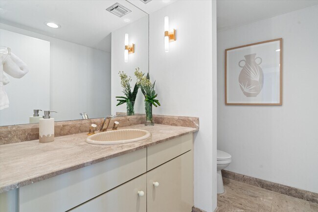 Building Photo - 100 Lakeshore Dr