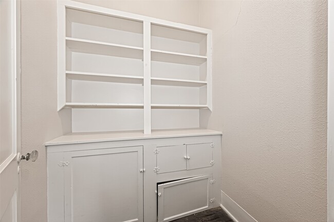 Building Photo - 1603 Branard St