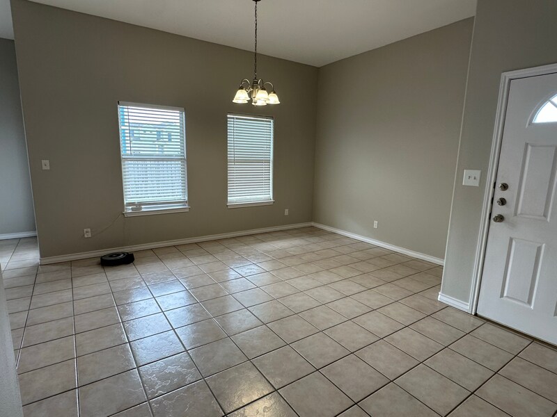 Building Photo - 15505 Palmira Ave
