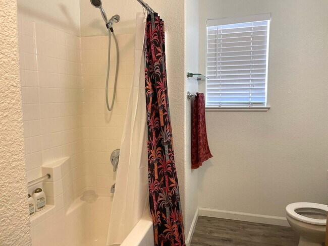 Building Photo - 3 bedroom, 2 bath in Grass Valley, CA 95945