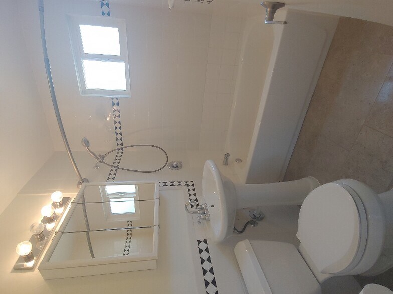 Building Photo - 4516 Kickapoo Ct