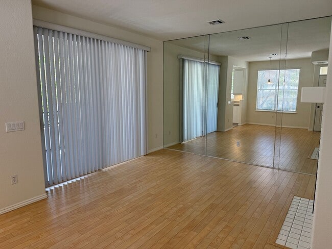 Building Photo - 3601 Bernwood Pl