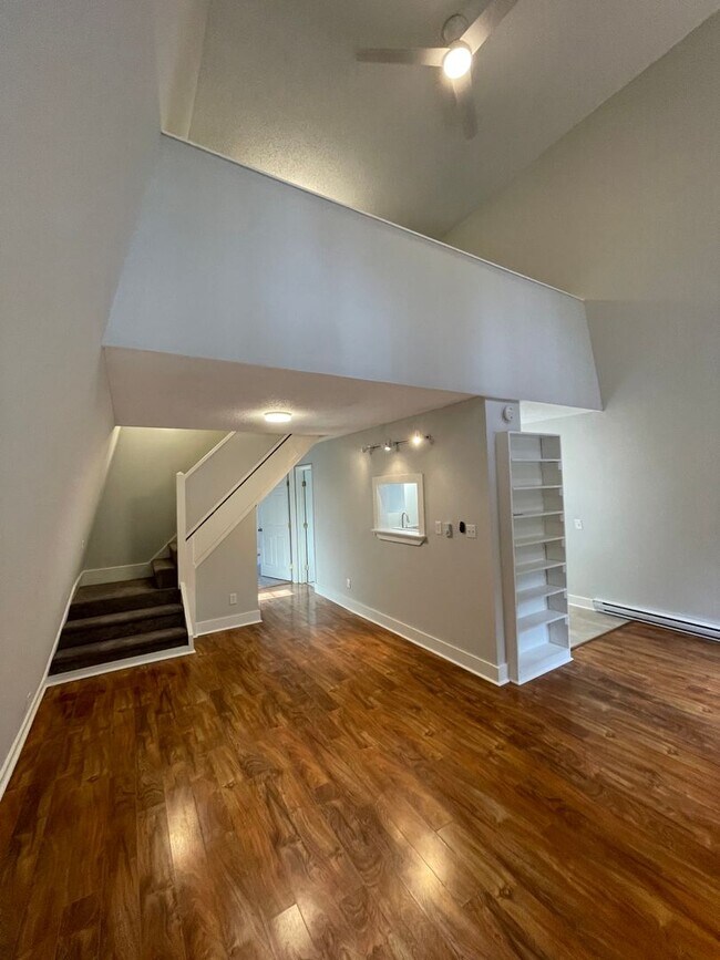 Building Photo - Fairview Rental!