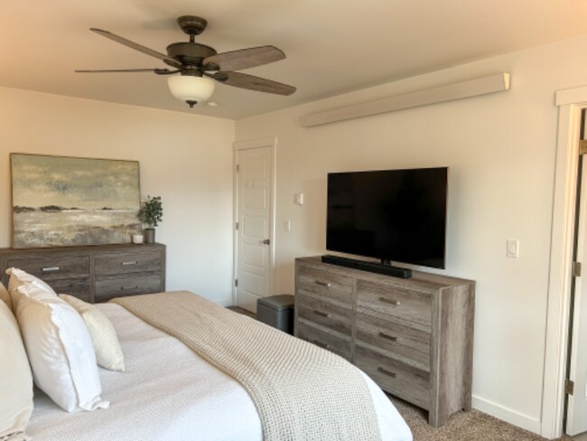 Building Photo - 1589 NW 5th Ave