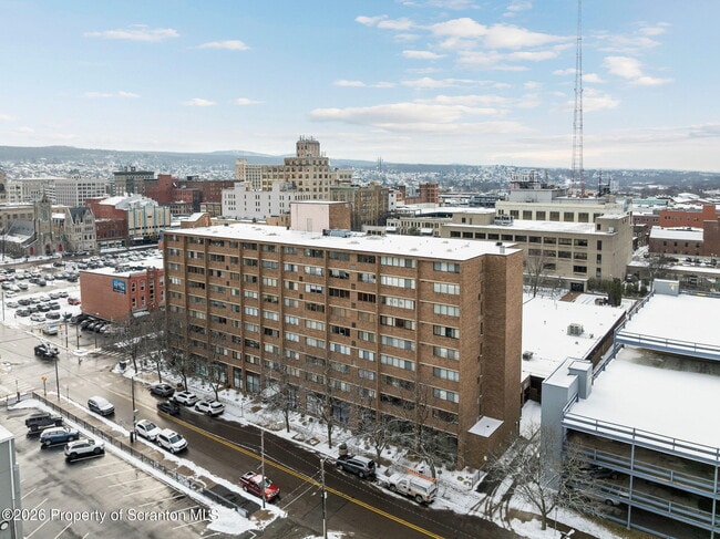 Building Photo - 220 Linden St