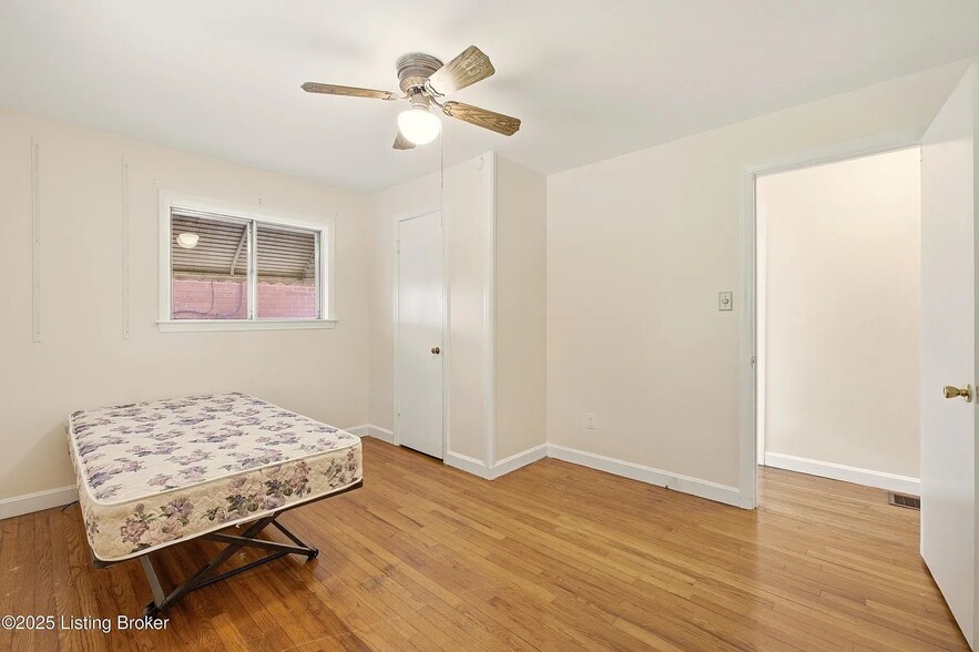 Building Photo - 415 N Hite Ave